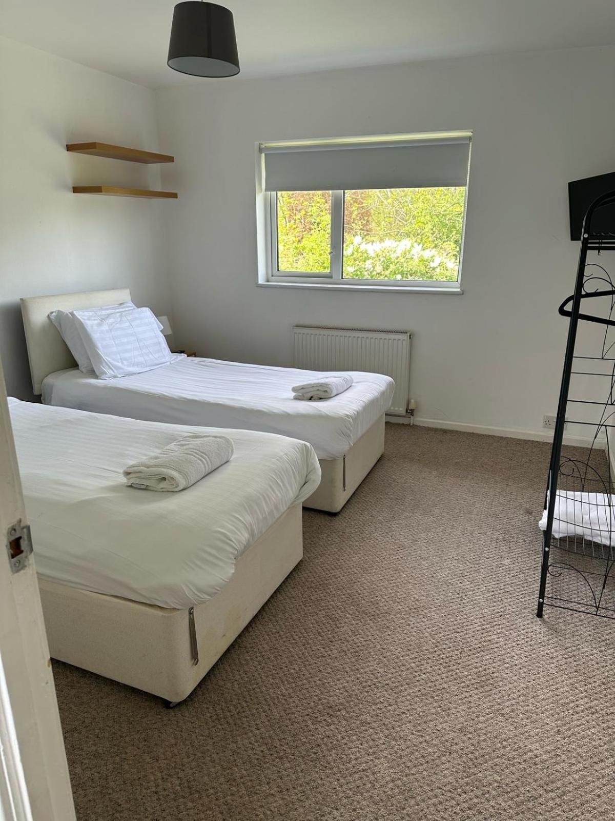 House Number 8 Sleeps Up To 6 People With Smart Tvs In Every Room Веллингтон Экстерьер фото